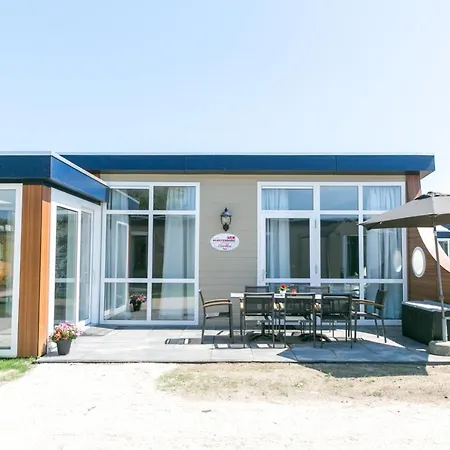 14p Luxe Met Serre Resort 's-Gravenzande