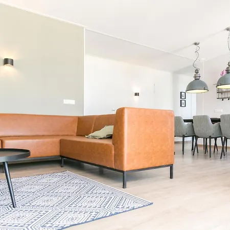 14p Luxe Met Serre * 's-Gravenzande